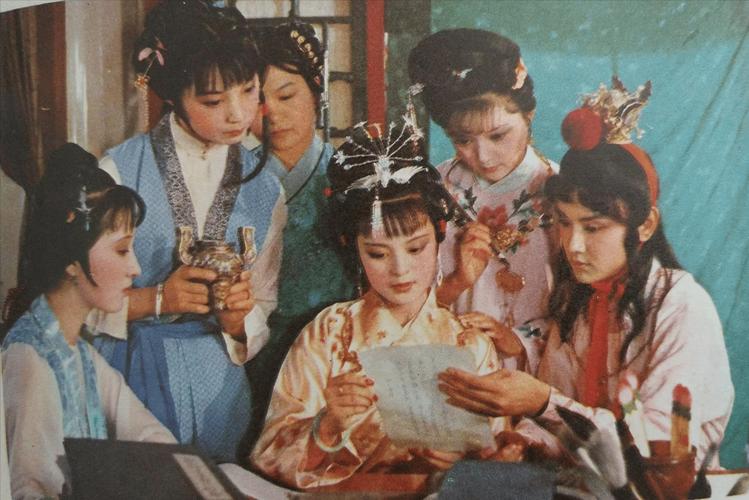 红楼梦全集免费观看 | 高清版在线看、经典剧情解析、人物命运深度解读