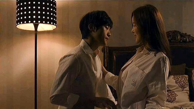 SEO标题:**两个人高清免费视频在线观看|蓝光超清无广告|情侣必看高清资源**
(长尾关键词:蓝光超清无广告、情侣必看高清资源、免费在线播放)