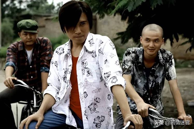 免费观看《爱在苍茫大地》完整版 | 在线高清无广告 | 长尾词:免费看剧、李幼斌主演、西北家族情感大戏